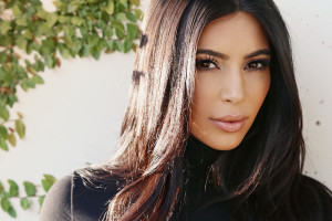Kim Kardashian responde a publicación de fotos suyas sin retoques