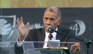 Dirigentes políticos reprochan pastor Ezequiel Molina los incluya en grupo de corruptos