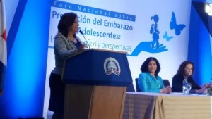 Vicepresidenta reitera preocupación por embarazos en adolescentes