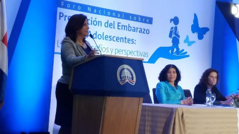 Vicepresidenta reitera preocupación por embarazos en adolescentes