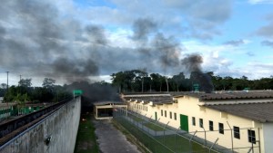 Motín en cárcel de Brasil deja decenas de muertos