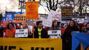 EEUU: Protestas contra la decisión de Trump de reactivar dos oleoductos