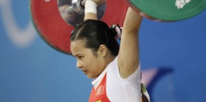 Retiran medallas olímpicas a tres pesistas chinas por dopaje