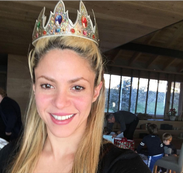 Critican a Shakira por su "descuidado" cabello