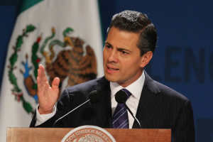 Enrique Peña Nieto: ante EEUU, ni confrontación, ni sumisión; diálogo 
