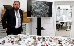 Exhiben por primera vez objetos personales de los asesinados en Auschwitz