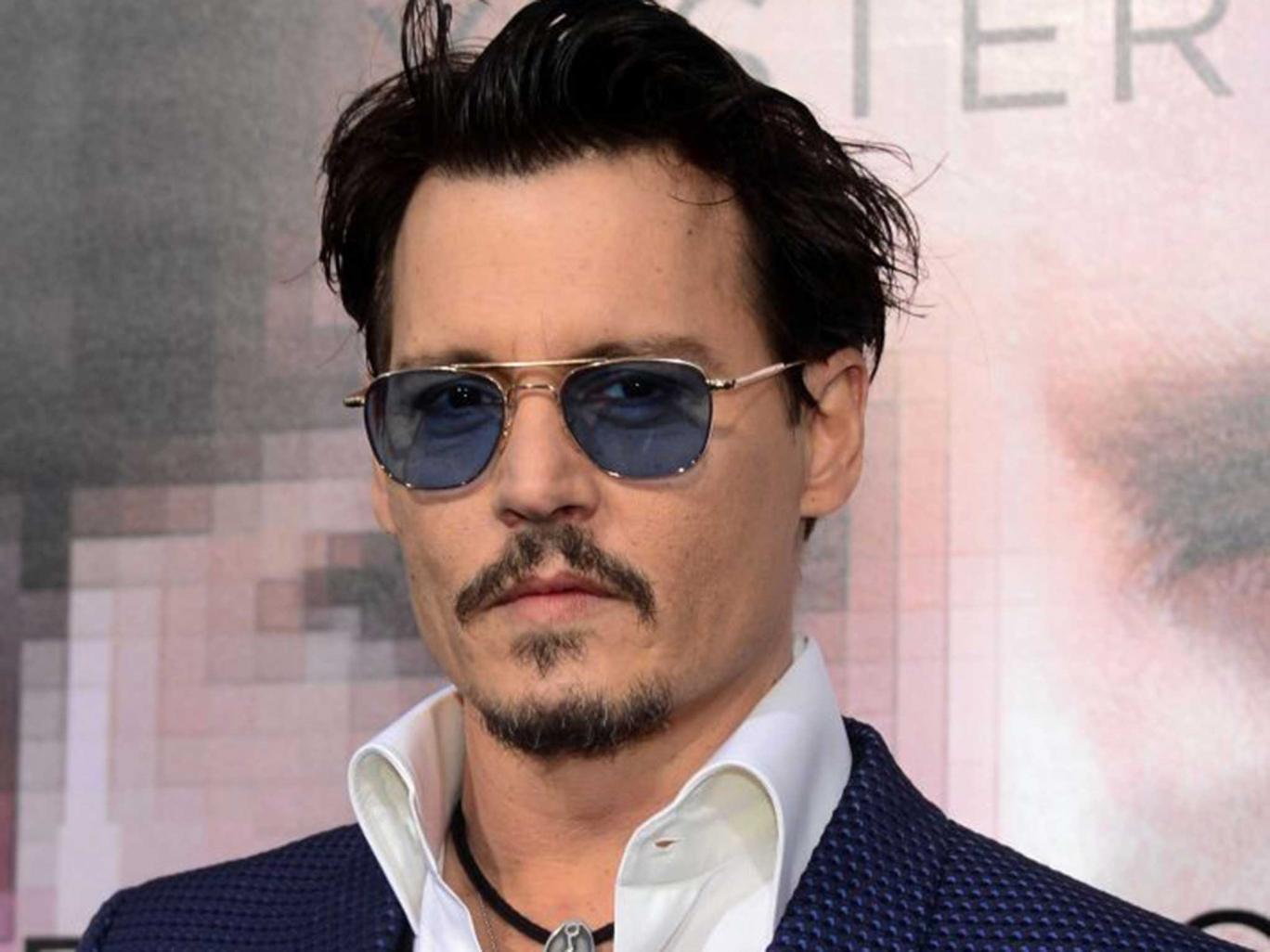 Johnny Depp demanda a ex apoderados por 25 millones