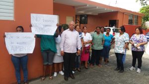 Enfermeras protestan en demanda de aumento salarial 