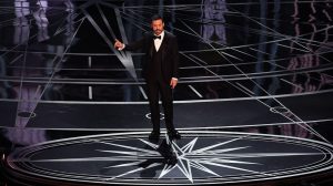 Tiran dardos contra Trump al comenzar el Oscar 2017