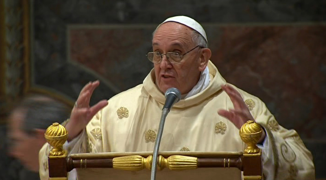 El papa Francisco criticó la "doble vida" de los católicos que hacen "negocios sucios"