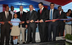 Presidente Medina entrega centro educativo en San Cristóbal