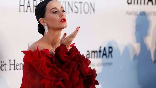Katy Perry anticipa por sorpresa cuarto disco con “Chained to the rhythm”