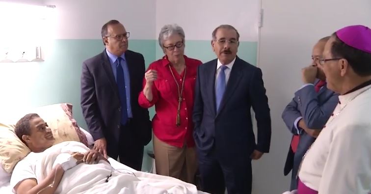 Presidente Medina realiza visita sorpresa al hospital Nuestra Señora de la Altagracia