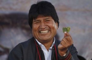 Policía despeja protesta contra Evo Morales por ley de coca