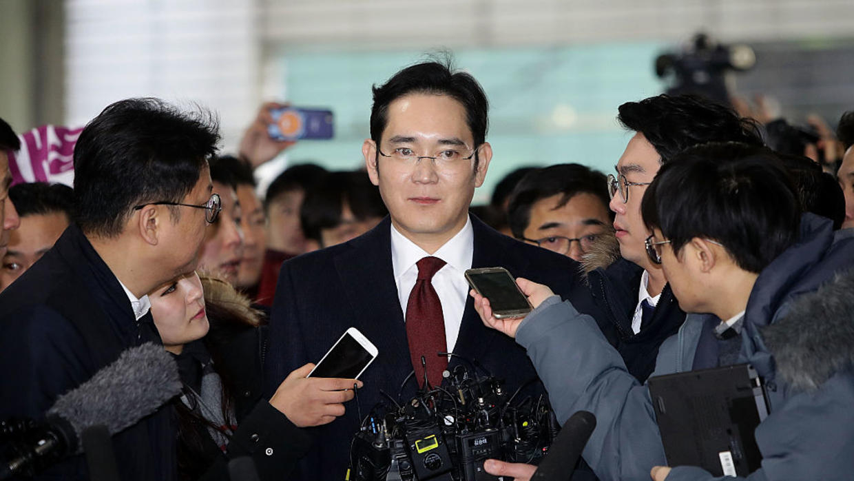 Interrogan a jefe de Samsung en audiencia a puertas cerradas sobre orden de arresto