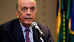 Canciller de Brasil José Serra presentó su renuncia al cargo por problemas de salud