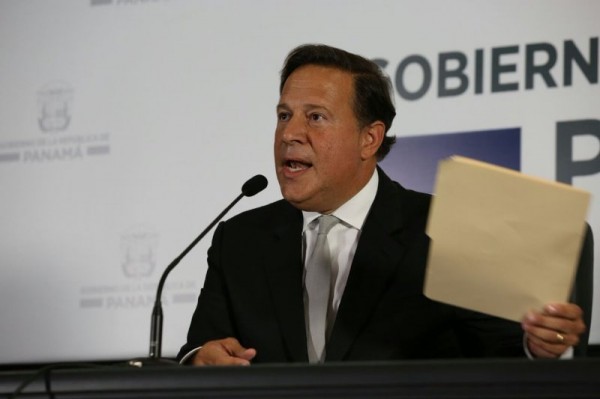 Presidente de Panamá publica lista de donantes a su campaña presidencial en 2014