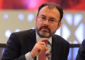 Canciller mexicano exhorta a embajadores a reforzar vínculos en Europa