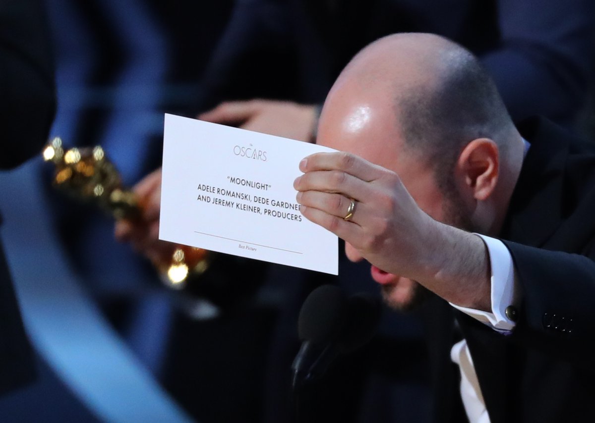 Increíble error en los Oscar: anunciaron como ganadora a "La La Land", pero el premio era para "Moonlight"
