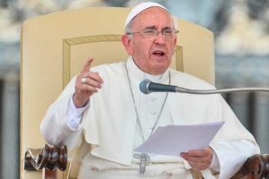 Papa Francisco critica “la búsqueda obsesiva de bienes terrenales y de las riquezas”
