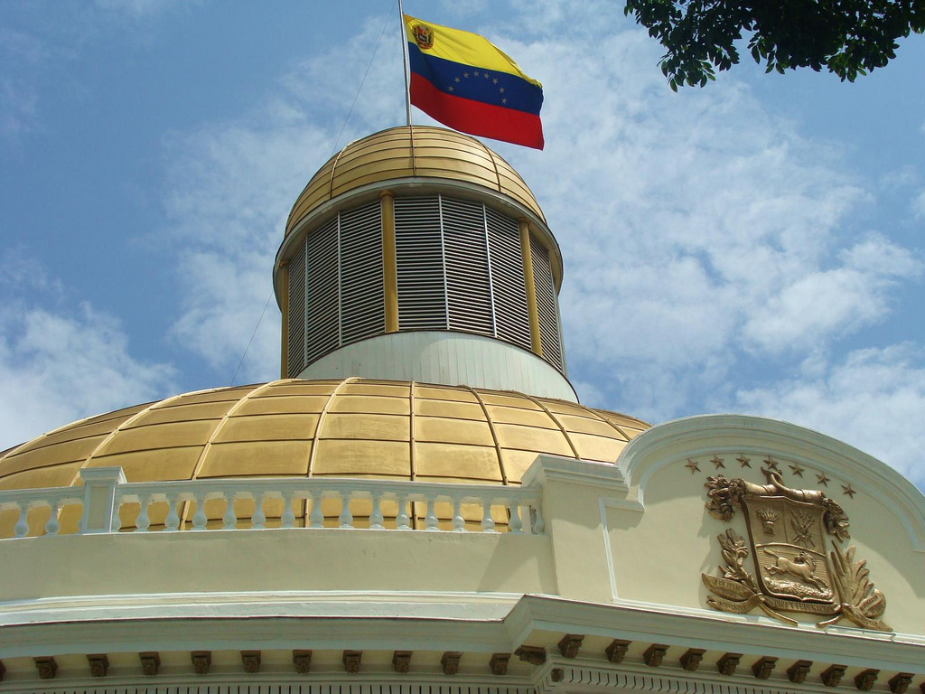 Parlamento venezolano investigará "a fondo" acusaciones a El Aissami y López