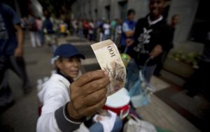 Venezuela: extienden vigencia de billetes de 100 bolívares