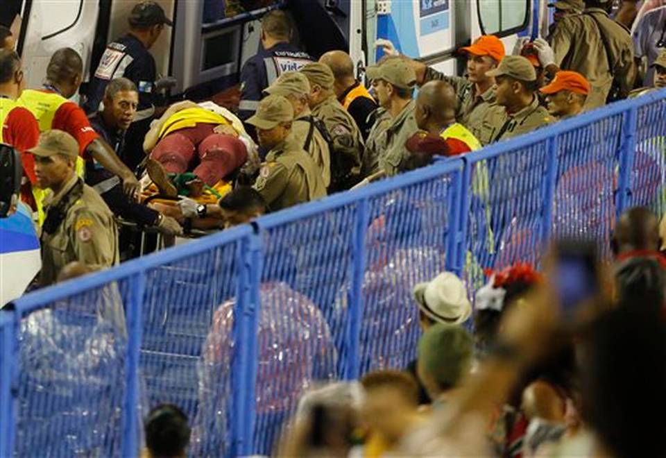 Choque de una carroza en el Carnaval de Río deja 12 heridos