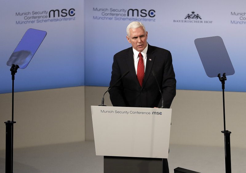 Mike Pence dice en Europa que exigirá responsabilidades a Rusia