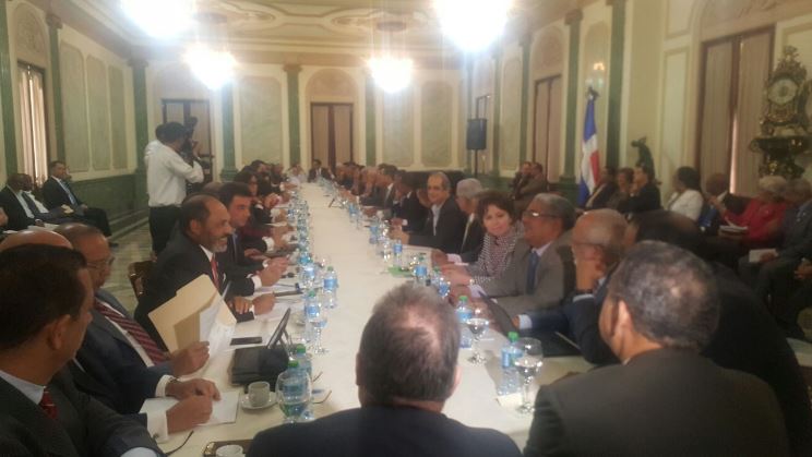 Comisión Gubernamental de Seguridad Interior se reúne con Danilo Medina