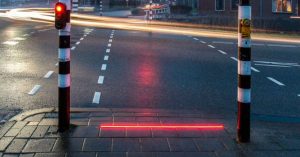 Implementan semáforos para peatones adictos a smartphones