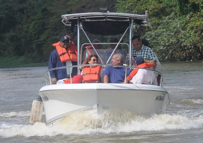 Alcalde René Polanco realiza recorrido por ríos Ozama e Isabela y llama a preservar recursos naturales