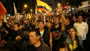 Un lento conteo de votos generó sospechas y protestas en Ecuador