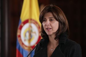 Colombia llama a su embajador para informes por crisis Venezuela
