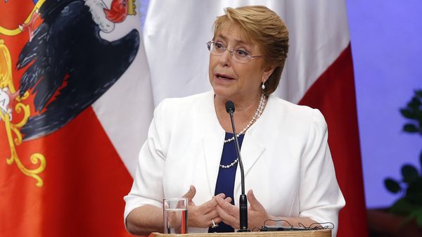 Bachelet rechaza acusación de corrupción y pide dejen a su hija tranquila