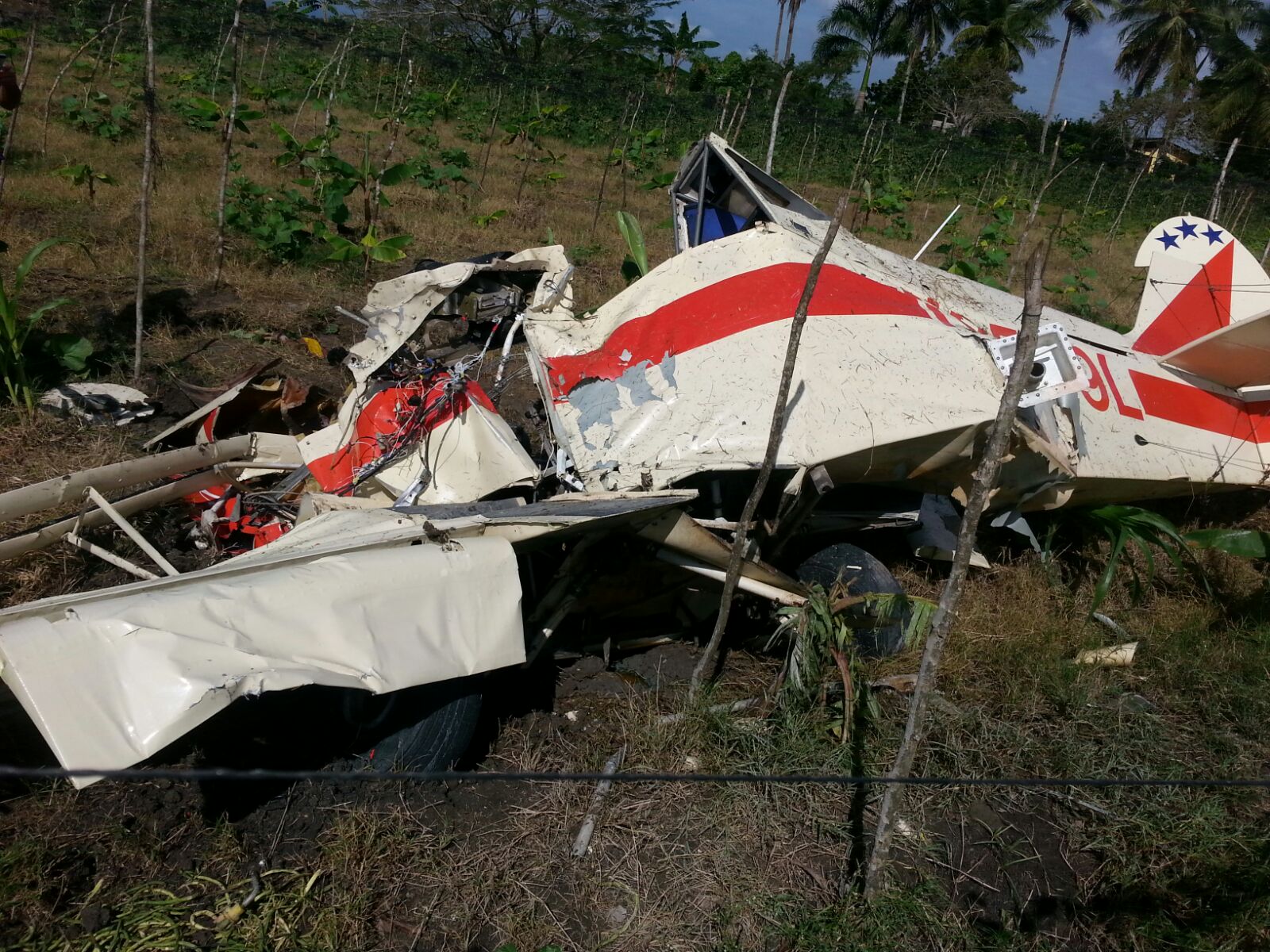 Cae avioneta en Villa Tapia de Salcedo y muere piloto