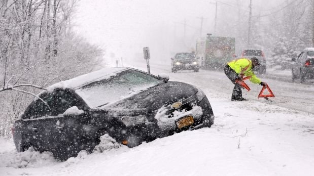 Tormenta de nieve paraliza el este de Canadá y deja seis muertos