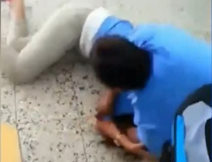 Suspenden profesora permitió pelea de dos alumnas en escuela SFM