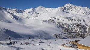Dos esquiadores muertos y dos desaparecidos por aludes en los Alpes franceses