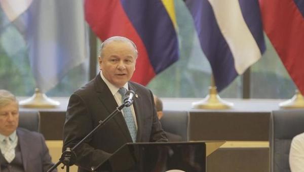 Secretario general del Parlamento Latinoamericano afirma que "no hay democracia sin Asamblea"