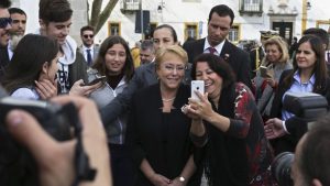 Michelle Bachelet visita Portugal y critica políticas aislacionistas