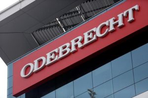 Policía allana oficinas de Odebrecht en Chile en investigación por sobornos