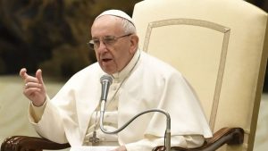 El papa habla sobre celibato, populismo y momentos de vacío