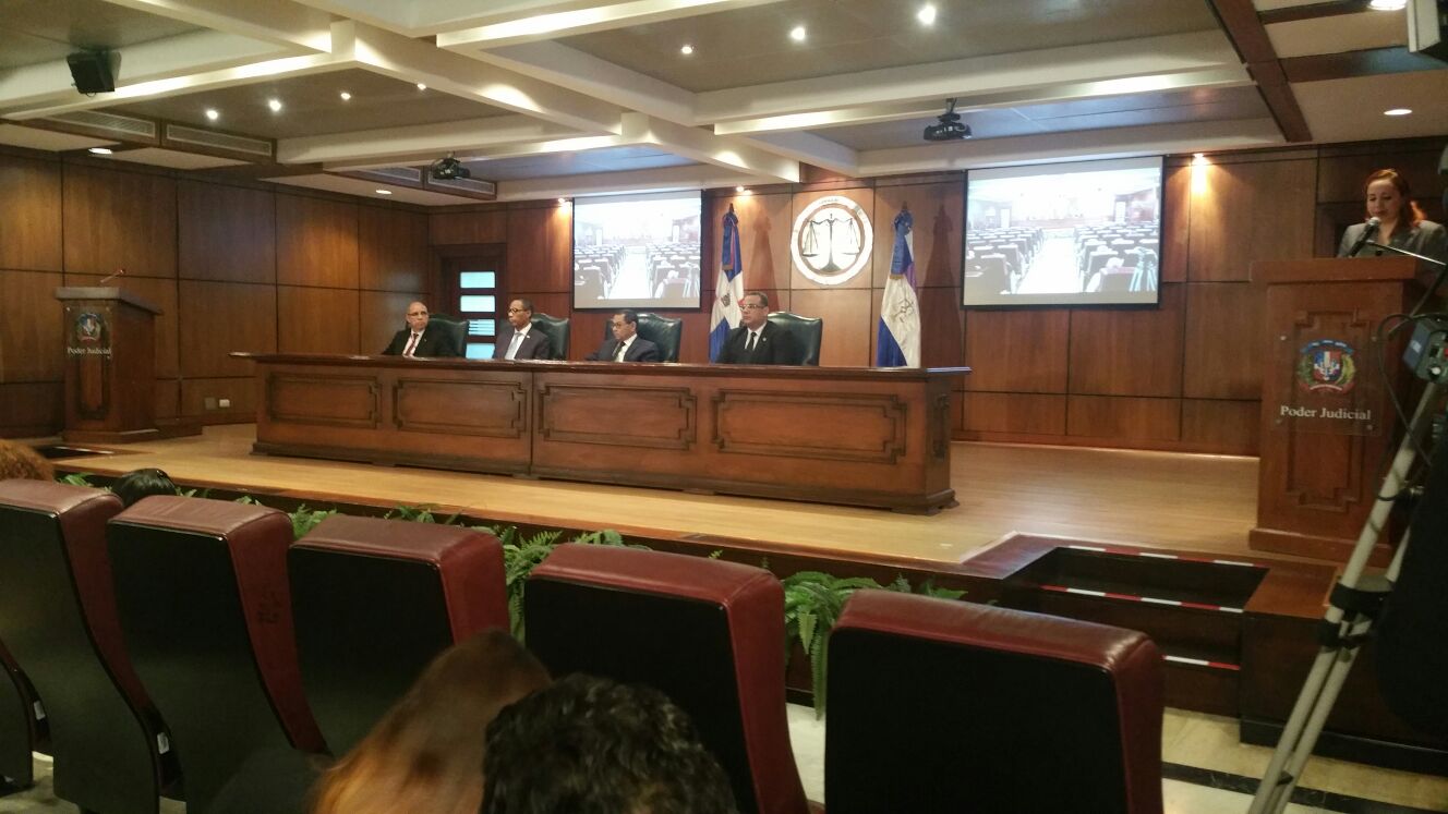 Presidente Poder Judicial rehúsa referirse al caso Awilda Reyes