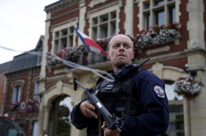Francia considera que ya puede salir de estado de emergencia por terrorismo