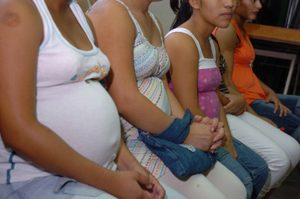 INTEC alerta faltan políticas de prevención para embarazos en adolescentes 