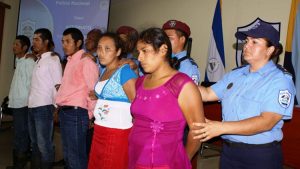 Fanáticos religiosos queman a una joven en la hoguera en Nicaragua