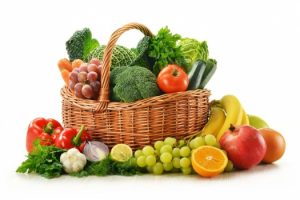 Un estudio inglés rompió el viejo mito de que se necesitan 5 porciones de frutas y verduras diarias. Qué beneficios le otorgan a la salud.