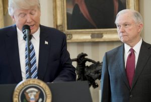 Trump dice que tiene “total confianza” en su secretario de Justicia
