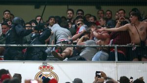 El Bayern Munich pide al gobierno alemán que proteste por el violento accionar de la Policía española contra sus hinchas