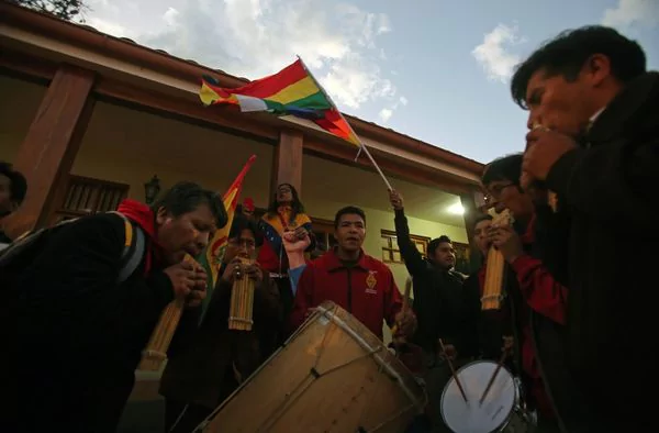 Partidarios de Evo Morales realizaron acto solidario con el Gobierno de Nicolás Maduro